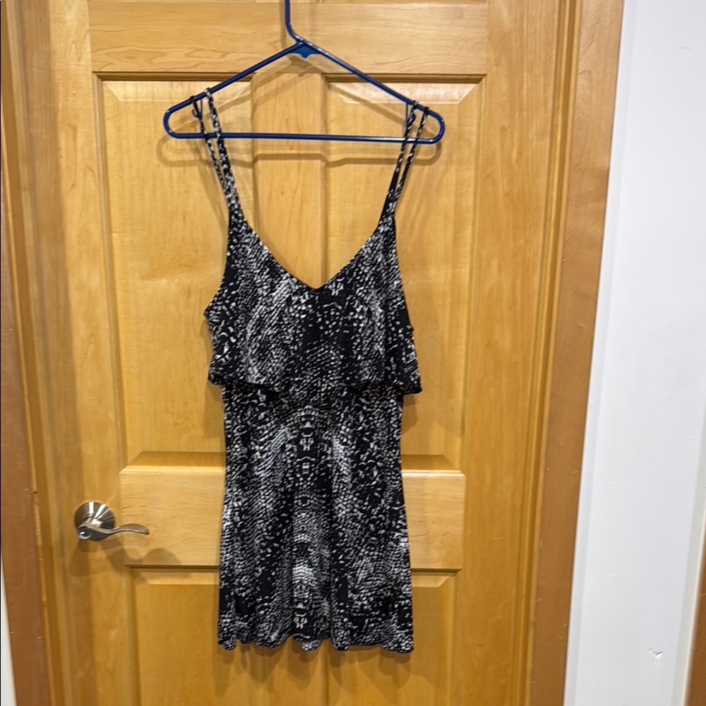 J. Valdi Black and White Patterned Dress size L